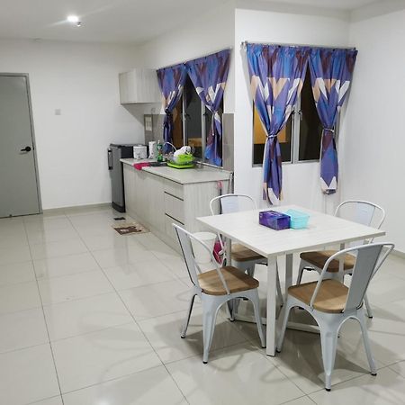 Marina Island Couple Home Stay Lumut Kültér fotó